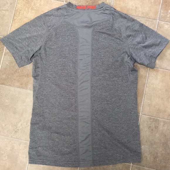 Nike fitted top, kids large, grey with orange logo - Picture 3 of 3